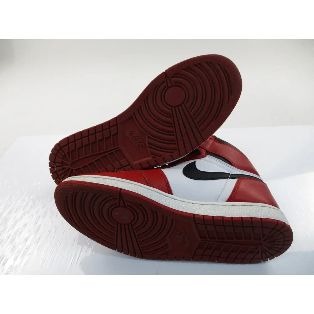 Nike Air Jordan 1 Retro High OG Mens 8.5 Red White Chicago 555088-101 Classic